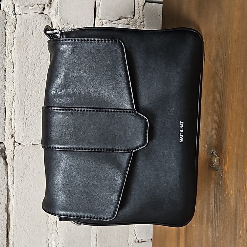 Matt & Nat Black Ito Crossbody Bag